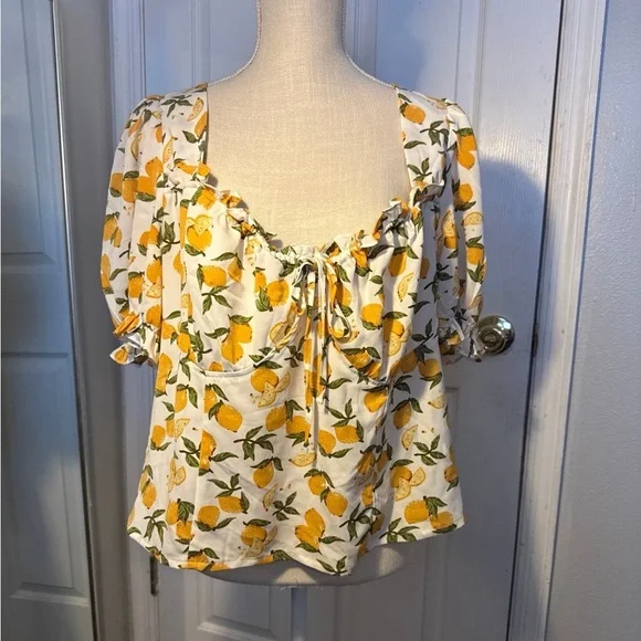 Lemon yellow crop top shirt - Picture 1 of 5